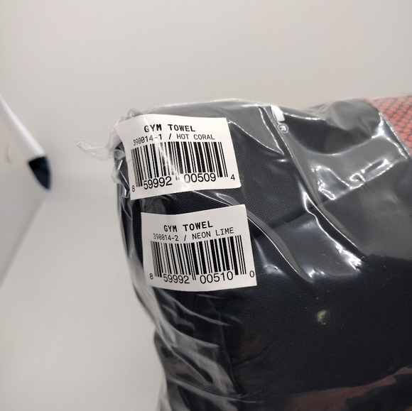 SHEFIT Gym Towels Neon Lime red 14x29" Microfiber Mesh Workout Active 3 - Picture 3 of 4